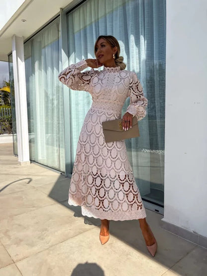 Valentina | Vestido de encaje que estiliza