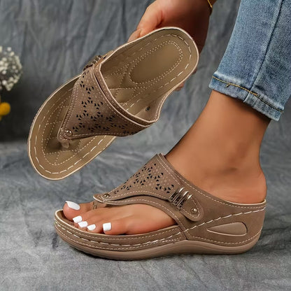 Clara | Sandalias con cuña: comodidad y sujeción